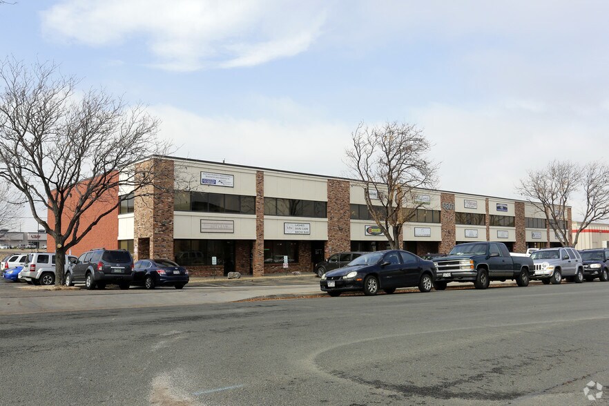 More Photos Of 6801 S Emporia St, Englewood Light Distribution For Lease