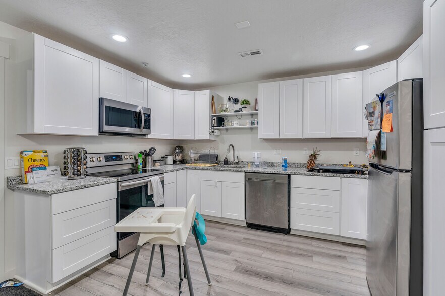 More Photos Of 737 N Main St, Springville Funeral Home For Sale