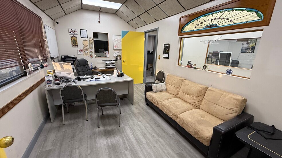 More Photos Of 124 3rd St, Allentown Auto Dealership For Lease