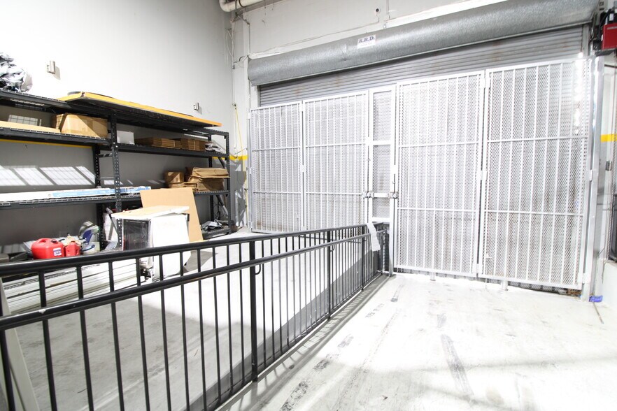 More Photos Of 8205-8225 NW 30th Ter, Doral Warehouse For Lease