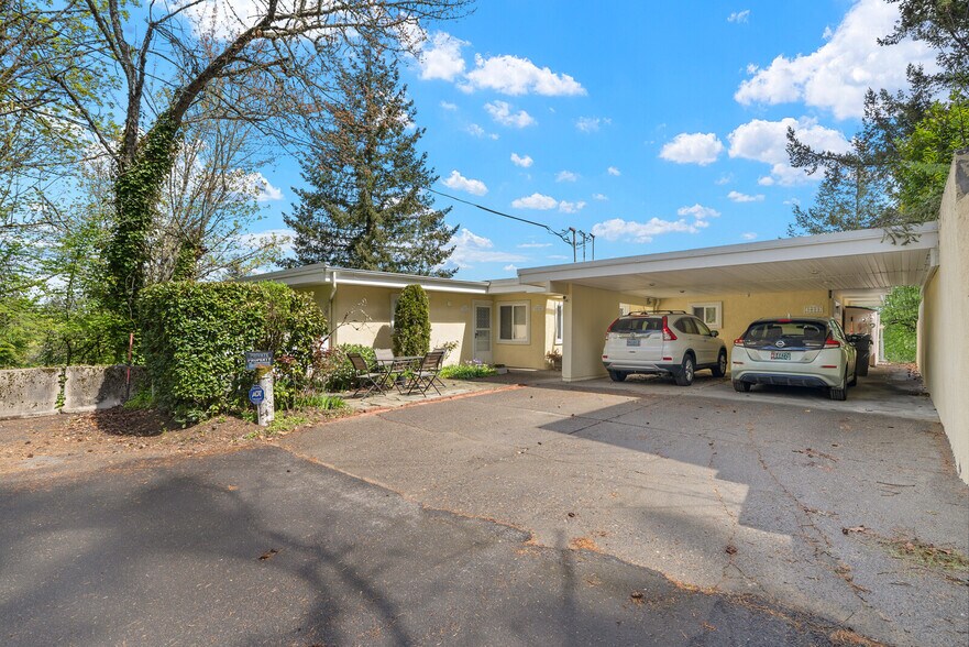 More Photos Of 3020-3024 SW 12th Ave, Portland Apartments For Sale
