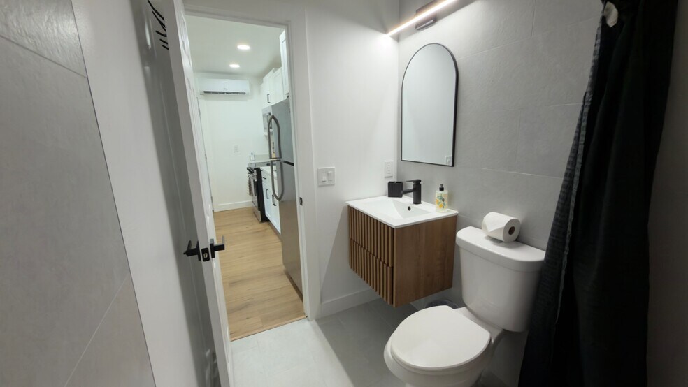 More Photos Of 1922 Hillcrest St, Orlando Office For Sale