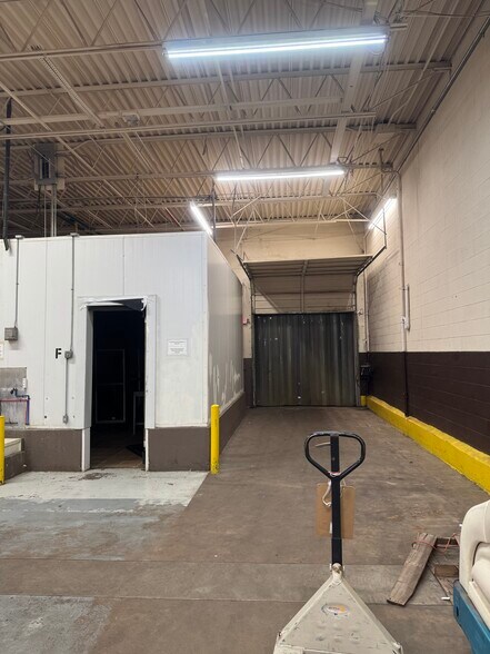 More Photos Of 8716 SE 15th St, Oklahoma City Distribution For Sale