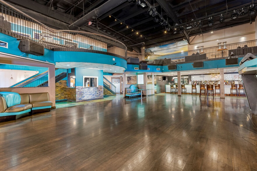 More Photos Of 11473 Chester Rd, Sharonville Restaurant For Sale