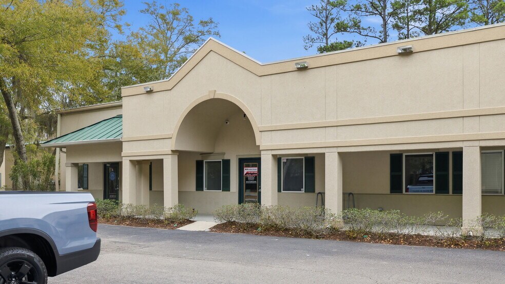 More Photos Of 136 Beach City Rd, Hilton Head Flex For Lease