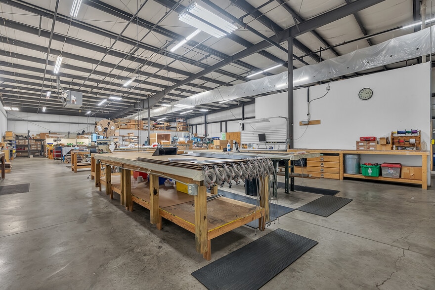 More Photos Of 197 Alder Dr, North Aurora Warehouse For Sale