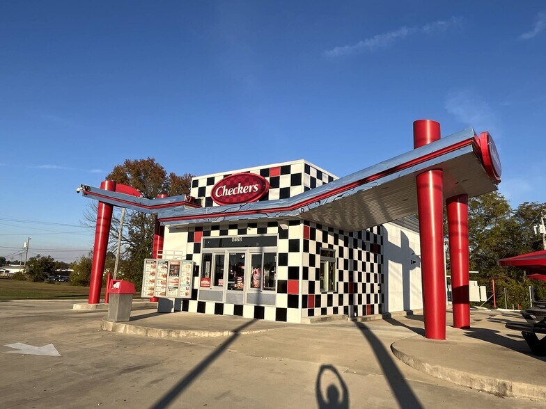 More Photos Of 6720 Highway 45 Alt S, West Point Restaurant For Sale