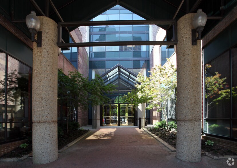 More Photos Of 22 N Front St, Memphis Office For Lease