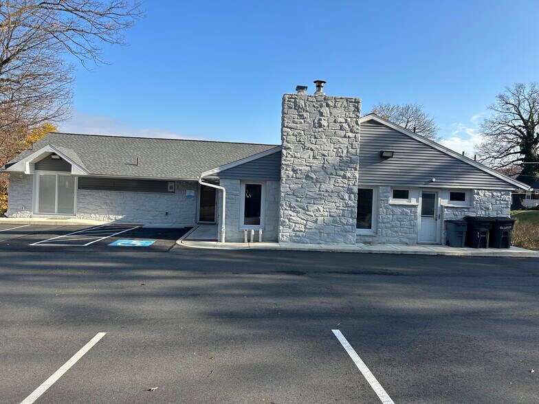 Primary Photo Of 270 Friedensburg Rd, Mount Penn Medical For Lease
