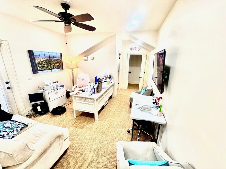 More Photos Of 919 W Gray St, Houston Office For Lease