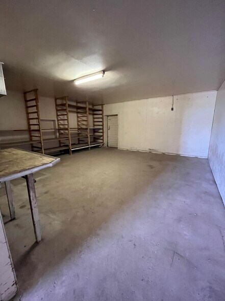 More Photos Of W7802 County Road MM, Hortonville Flex For Lease