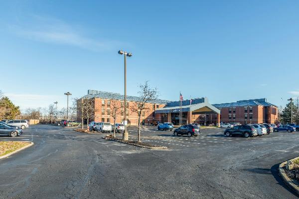 More Photos Of 17550 Rosbough Blvd, Middleburg Heights Hotel For Sale