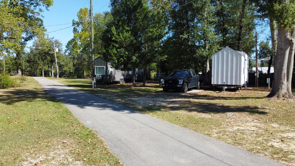 More Photos Of 3174 Westwood Dr, Marianna Trailer Camper Park For Sale