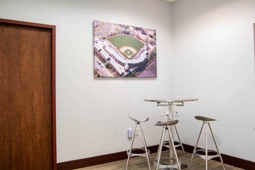 More Photos Of 18 Broad St, Charleston Office Residential For Lease