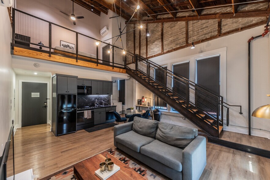 More Photos Of 1405 S Flores St, San Antonio Storefront Retail Residential For Sale