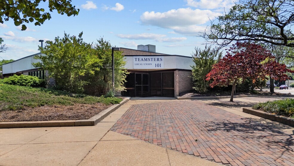 Primary Photo Of 105 N Main St, Hopewell Medical For Sale