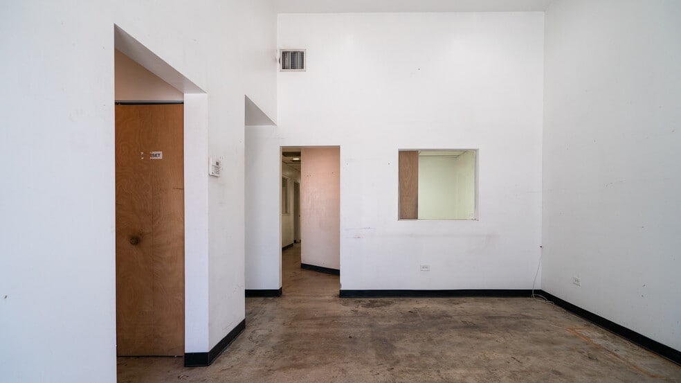 More Photos Of 1400 NE 131st St, North Miami Warehouse For Lease