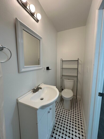 More Photos Of 1161 W 37th Dr, Los Angeles Apartments For Sale