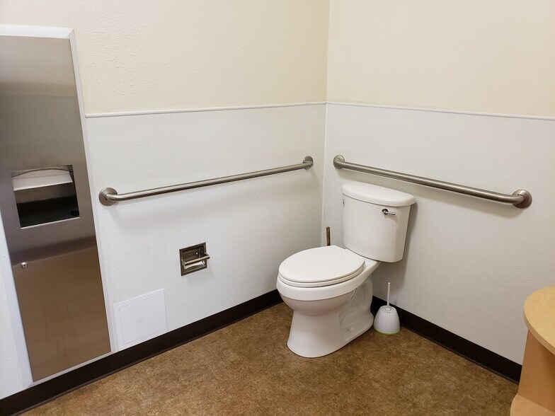 More Photos Of 640 E Main St, Grass Valley Office For Sale