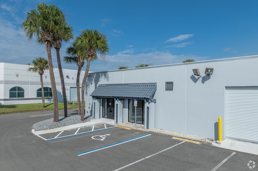 More Photos Of 3443-3479 Parkway Center Ct, Orlando Unknown For Lease