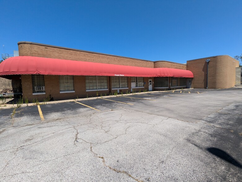 Primary Photo Of 400 W Hwy 50, O'Fallon Manufacturing For Sale