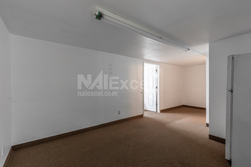 More Photos Of 369 N 100 W, Cedar City Showroom For Lease