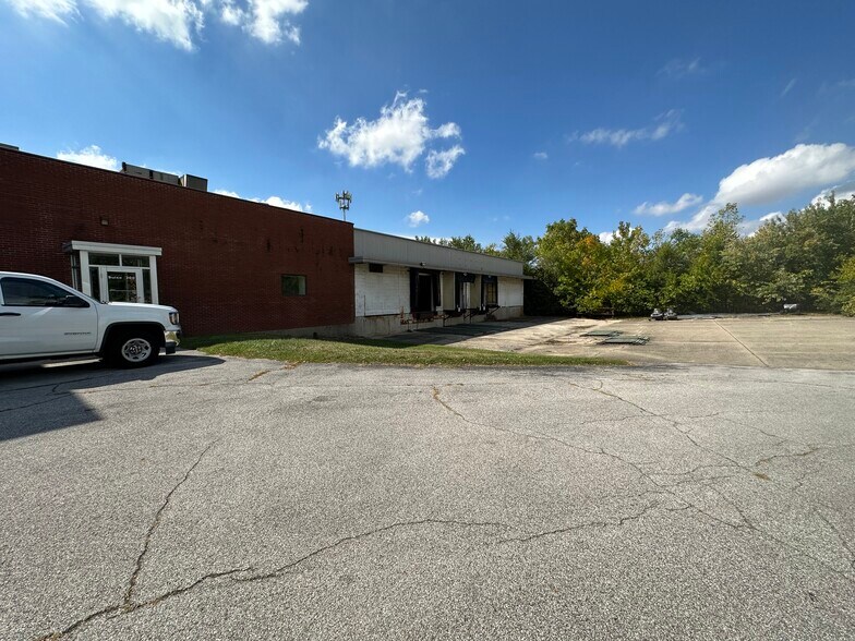 More Photos Of 1800 Churchman Ave, Indianapolis Manufacturing For Lease