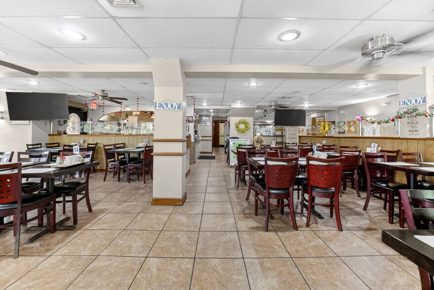 More Photos Of 204 W Madison St, Easton Storefront Retail Residential For Sale