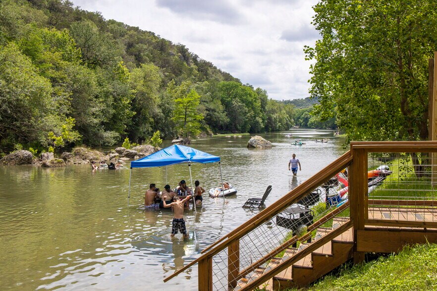 More Photos Of 7308 River Rd, New Braunfels Sports And Entertainment For Sale