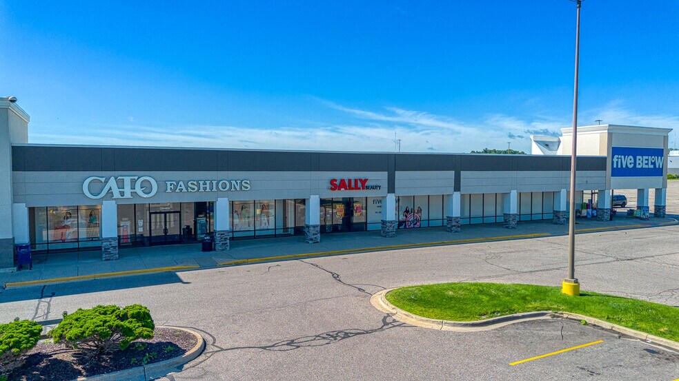 More Photos Of 438-462 E Edgewood Blvd & SEC American Rd & E Edgewood Blvd, Lansing Storefront For Lease