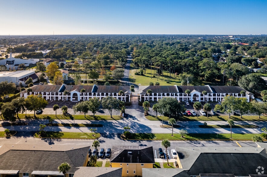 More Photos Of 2228-2356 Winter Woods Blvd, Winter Park Office For Lease