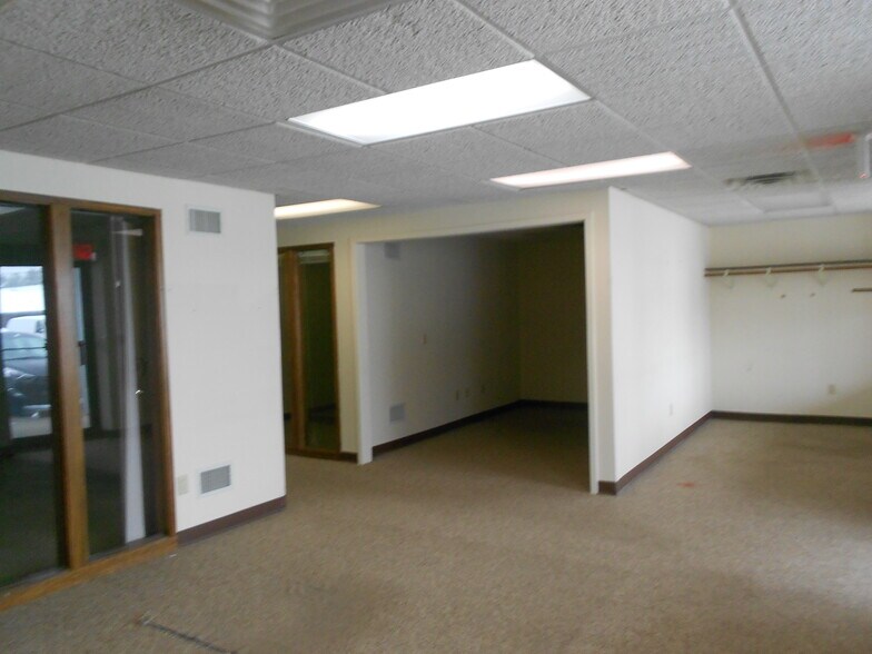 More Photos Of 5-9 Sheep Davis Rd, Pembroke Office For Lease