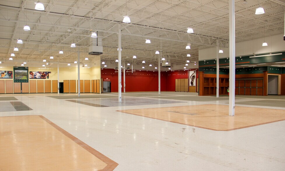More Photos Of 1620-1622 Clark Street Rd, Auburn General Retail For Lease