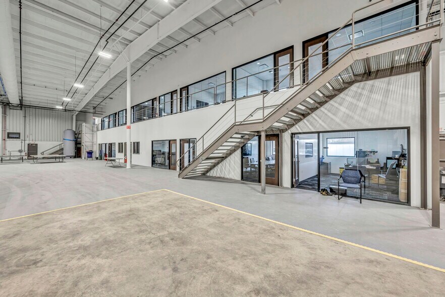 More Photos Of 310 Park Dr, Chardon Warehouse For Sale