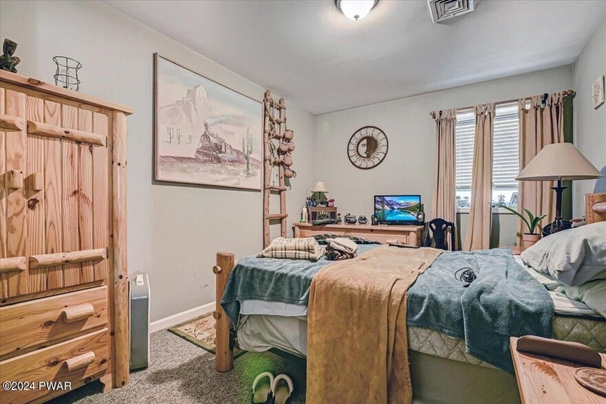 More Photos Of 186 Ledgedale Rd, Lake Ariel Apartments For Sale