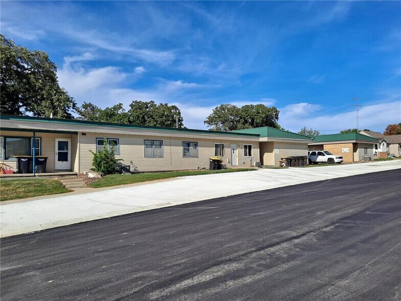 More Photos Of 905 E Fifth St, Blue Earth Apartments For Sale