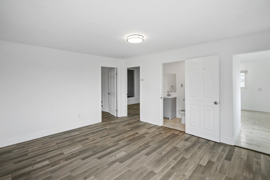 Primary Photo Of 8117 Ney Ave, Oakland Apartments For Sale