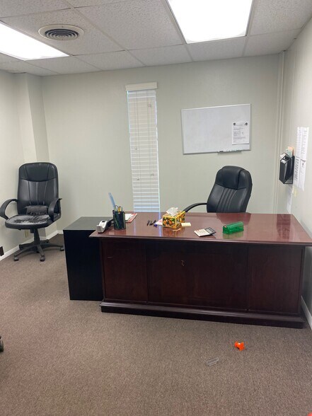 More Photos Of 500 E 19th St, Cushing Industrial For Sale