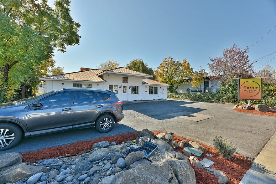 More Photos Of 1213 W Main St, Medford Restaurant For Sale