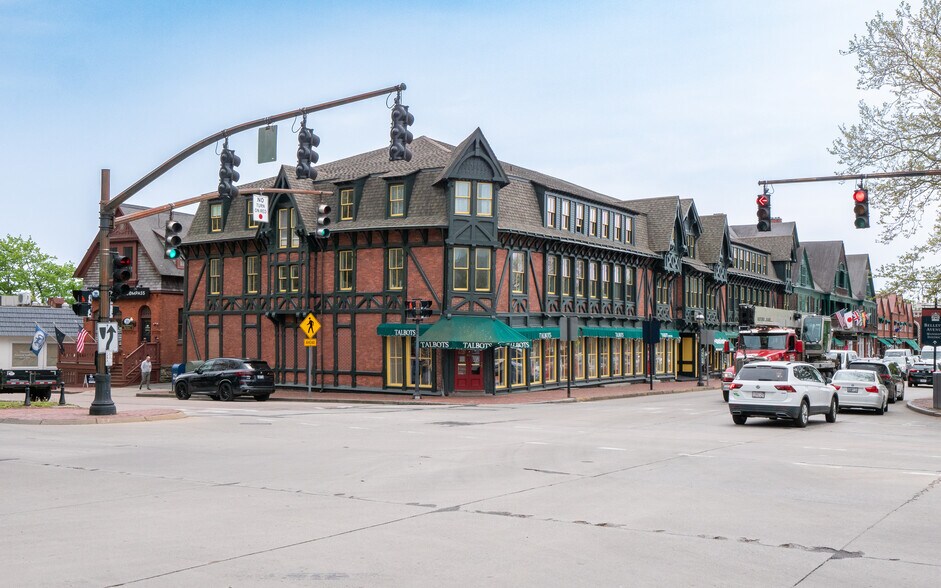 More Photos Of 160-184 Bellevue Ave, Newport General Retail For Lease