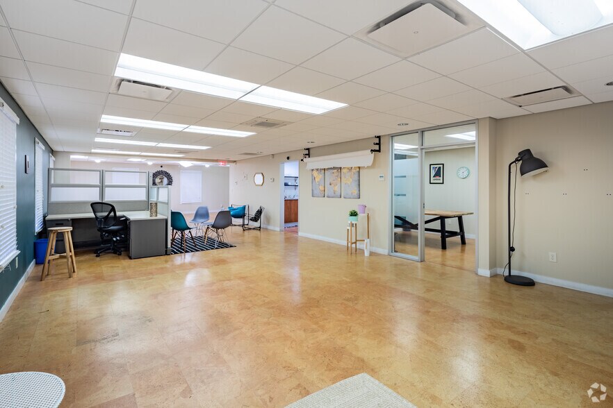 More Photos Of 2440 Sandy Plains Rd, Marietta Office For Lease