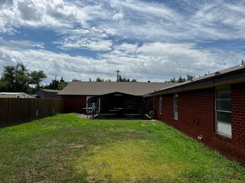 More Photos Of 2200 N Coltrane Rd, Oklahoma City Skilled Nursing Facility For Sale