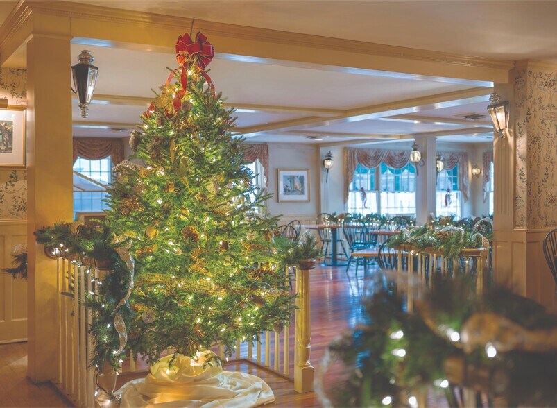 More Photos Of 18 Main St, Stowe Hotel For Sale