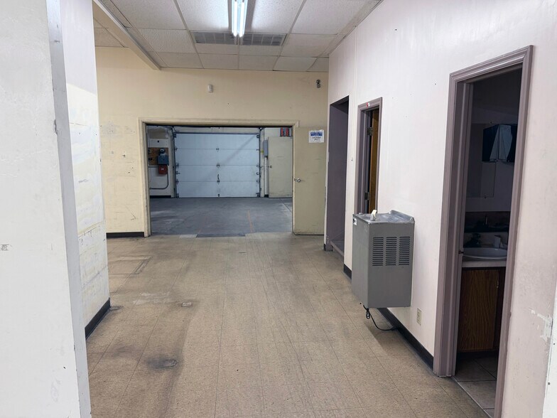 More Photos Of 10801 Blondo St, Omaha General Retail For Sale