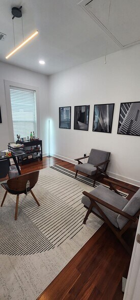 More Photos Of 315 W 9th St, Houston Office For Sale