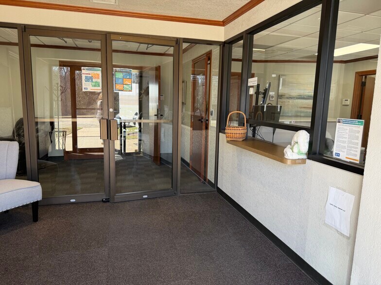 More Photos Of 770 NE 63rd St, Oklahoma City Office For Sale