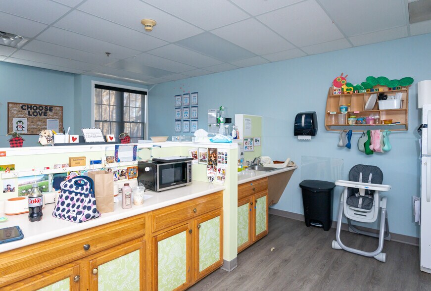 More Photos Of 36 Sparhawk St, Amesbury Daycare Center For Sale