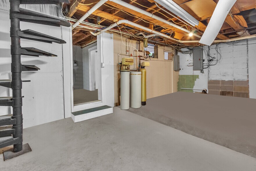 More Photos Of 414 Perry Hill Rd, Montgomery Storefront Retail Office For Sale