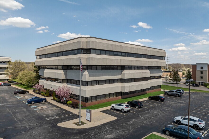 Primary Photo Of 6001 Cochran Rd, Solon Medical For Lease