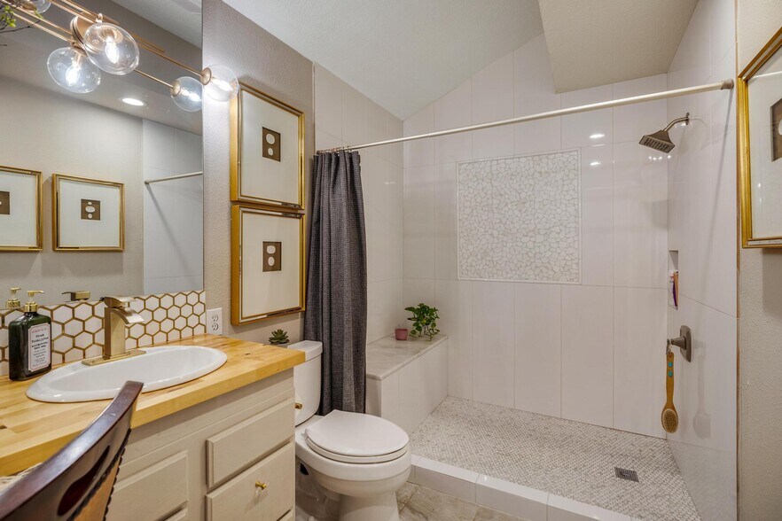 More Photos Of 6 US Highway 87, Comfort Office For Sale